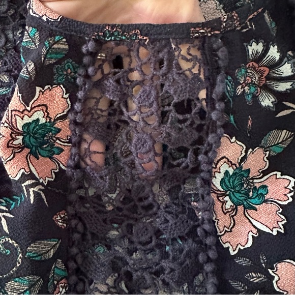 Knox Rose Floral Shirt - Picture 7 of 7